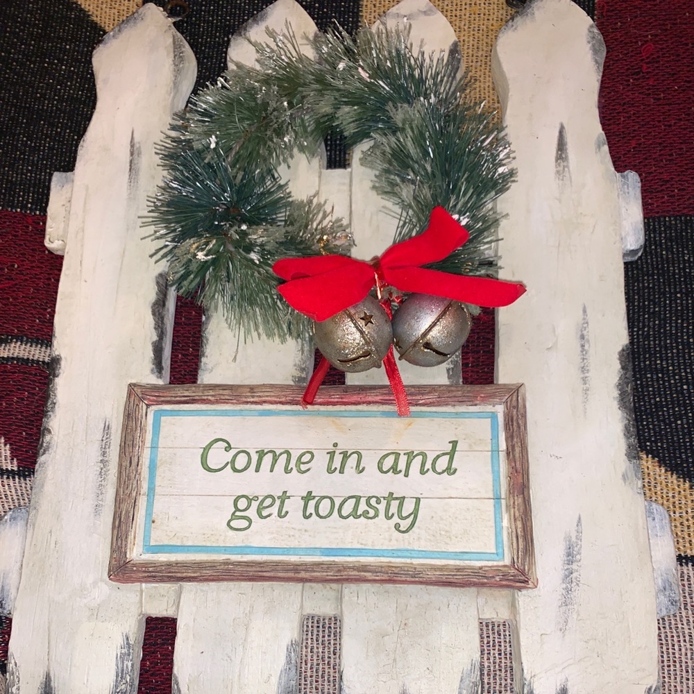 Come in and get toasty christmas fence decor
